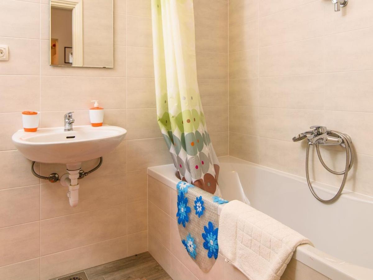 Apartments Beba - Peaceful Location Τρογκίρ Εξωτερικό φωτογραφία