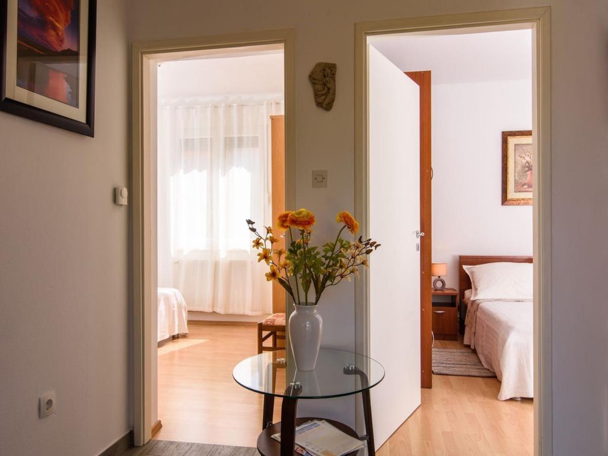 Apartments Beba - Peaceful Location Τρογκίρ Εξωτερικό φωτογραφία