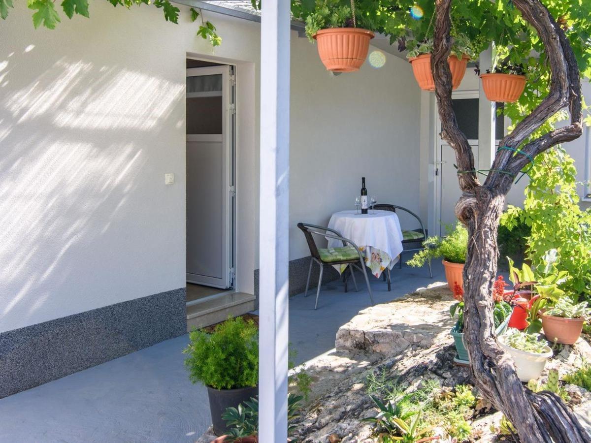 Apartments Beba - Peaceful Location Τρογκίρ Εξωτερικό φωτογραφία