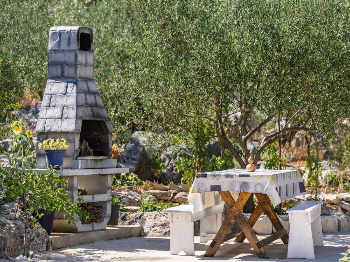 Apartments Beba - Peaceful Location Τρογκίρ Εξωτερικό φωτογραφία