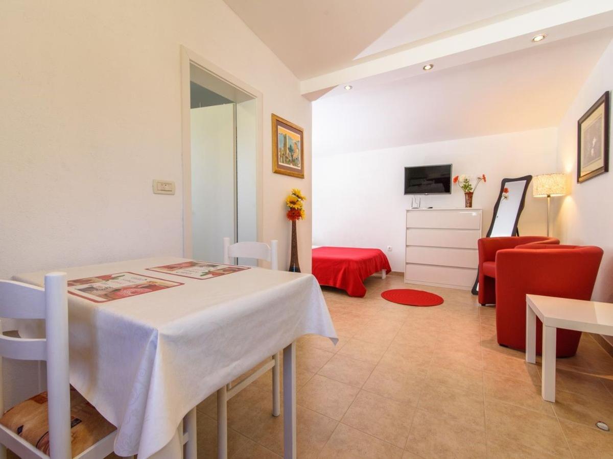Apartments Beba - Peaceful Location Τρογκίρ Εξωτερικό φωτογραφία