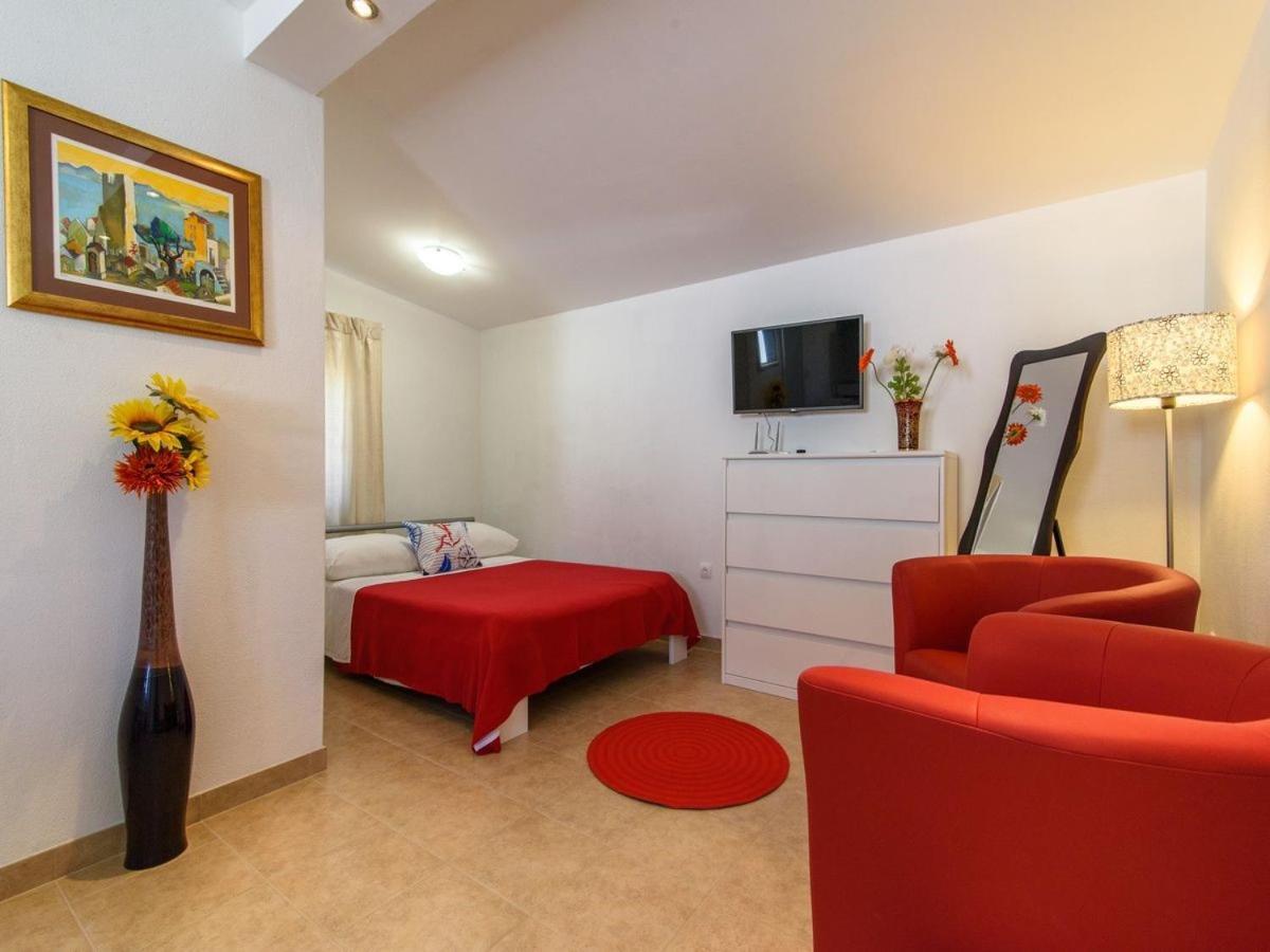 Apartments Beba - Peaceful Location Τρογκίρ Εξωτερικό φωτογραφία
